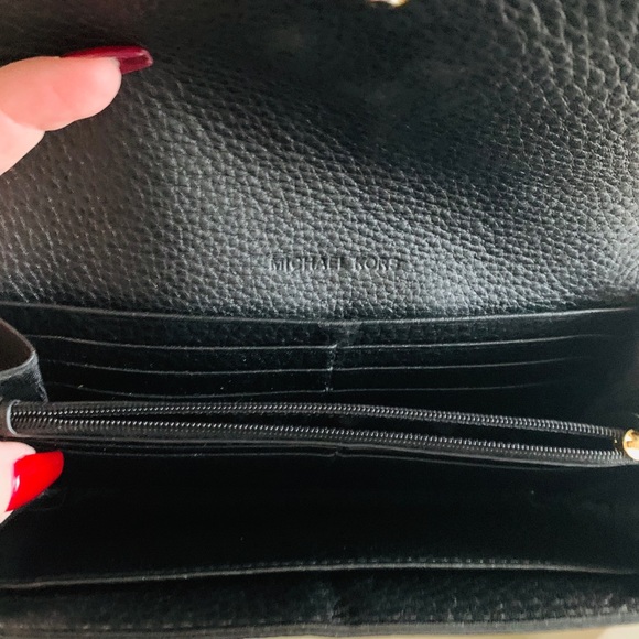 Black Michael Kors leather wallet! - Picture 2 of 2